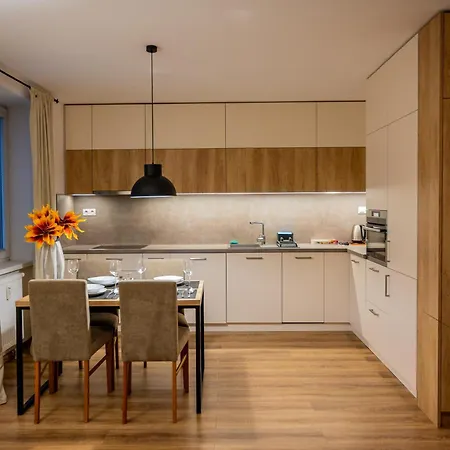 Old Town Center 1 - Private Parking Included דירה *