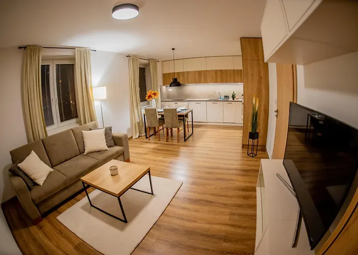 Old Town Center 1 - Private Parking Included Apartment *